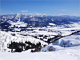 3月中旬でも積雪量は多い。向かいには野沢温泉スキー場が見える。