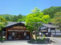 5月中ごろからは新緑がきれいになります。 秘湯とぬくもりの宿 平の高房 プランをみる
