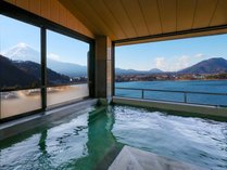女性大浴場(赤松の湯)から眺める富士山と河口湖 絶景を満喫 湖風の宿 あさふじ< プランをみる