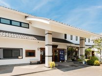 外観~蔵造りの白壁がまぶしい 細やかな心遣いが嬉しい宿~ 柳屋 プランをみる