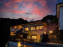 【外観】花の風は海を臨む高台にございます。静かな時間をお楽しみ下さい。 花の風 プランをみる