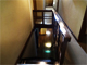 客室への階段も昔の日本建築の趣を残す