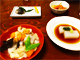 こづゆ・そば豆腐・にしんの山椒漬け・会津のつけものが並ぶ