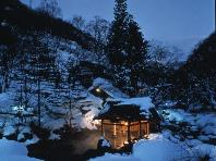 冬の露天風呂 夜景